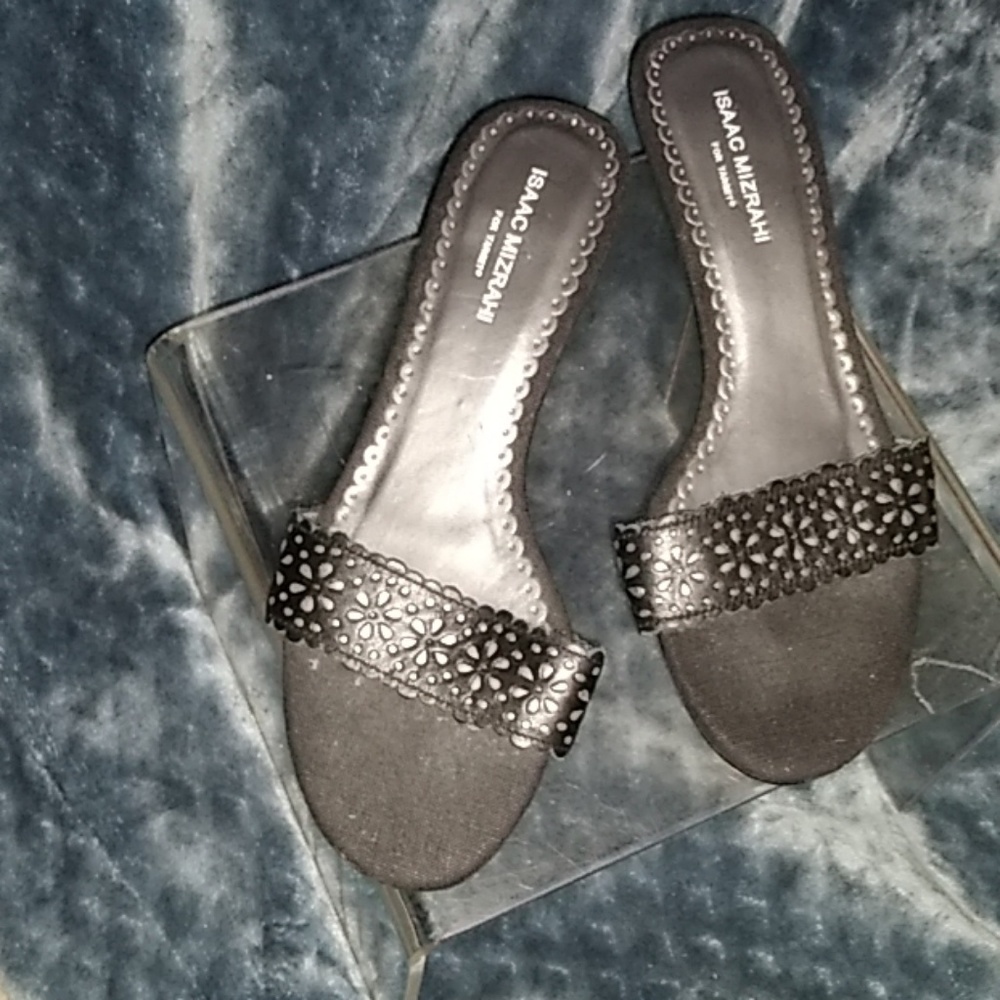 Isaac Mizrahi Ladies low Heels